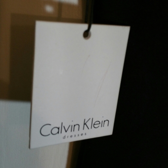 White & black flattering colourblock Calvin Klein sleeveless stealth midi dress - Picture 3 of 3